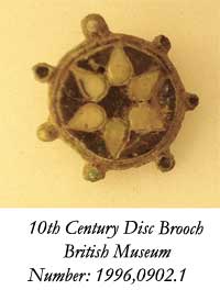 disc-brooch